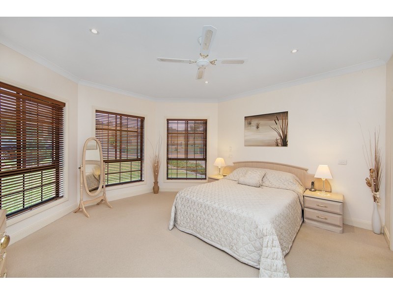 53 Sir Joseph Banks Drive, Bateau Bay NSW 2261
