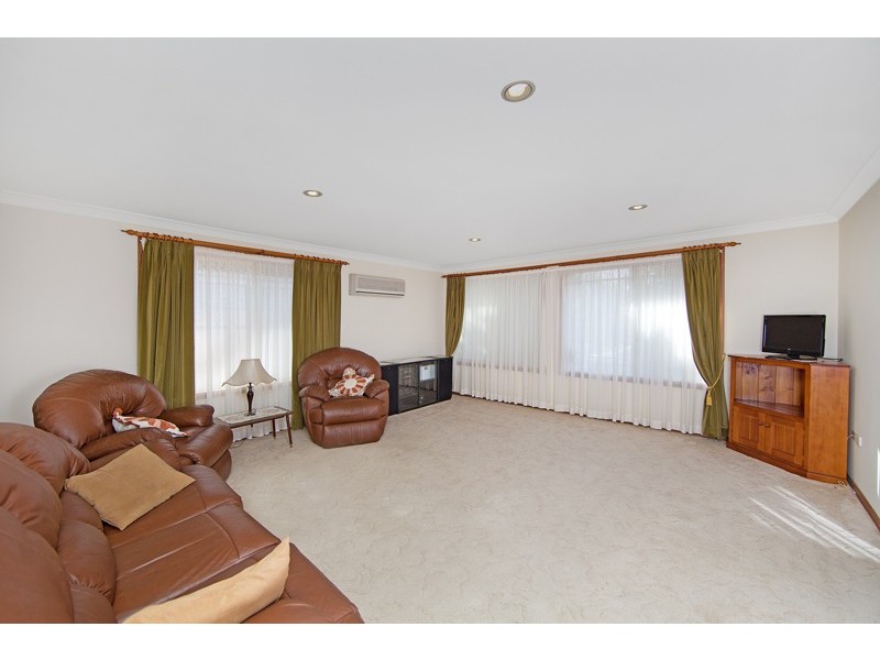 37 Sir Joseph Banks Drive, Bateau Bay NSW 2261