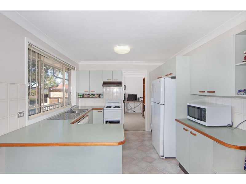 27 Morley Avenue, Bateau Bay NSW 2261