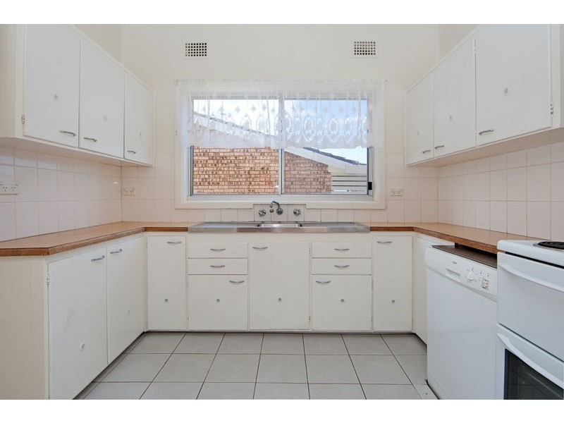 16 Dampier Boulevarde, Killarney Vale NSW 2261