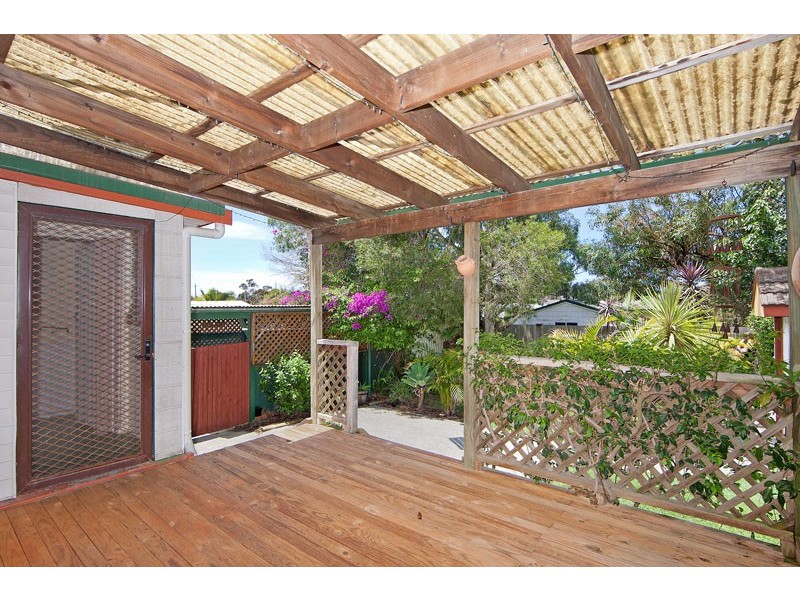 16 Dampier Boulevarde, Killarney Vale NSW 2261