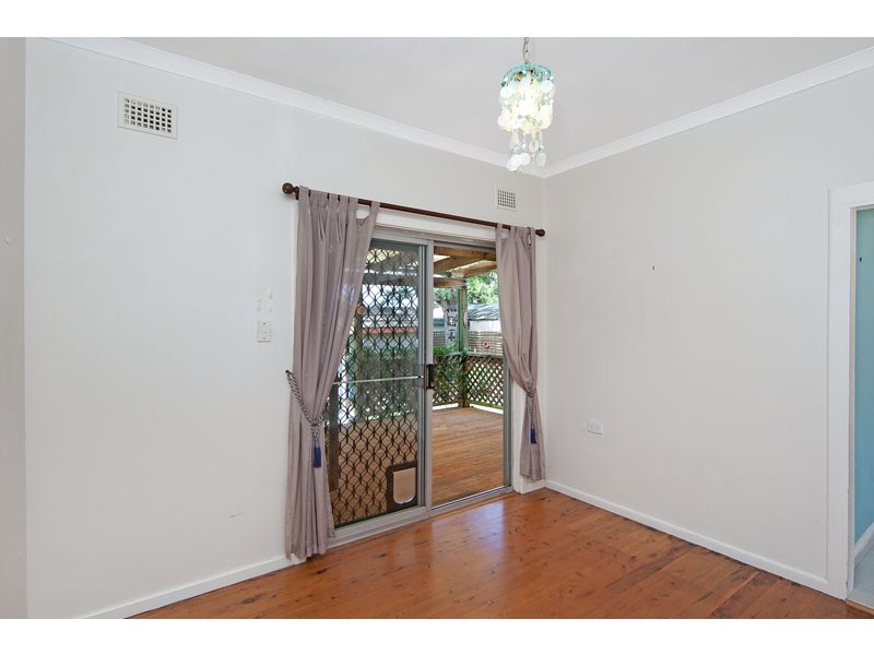 16 Dampier Boulevarde, Killarney Vale NSW 2261