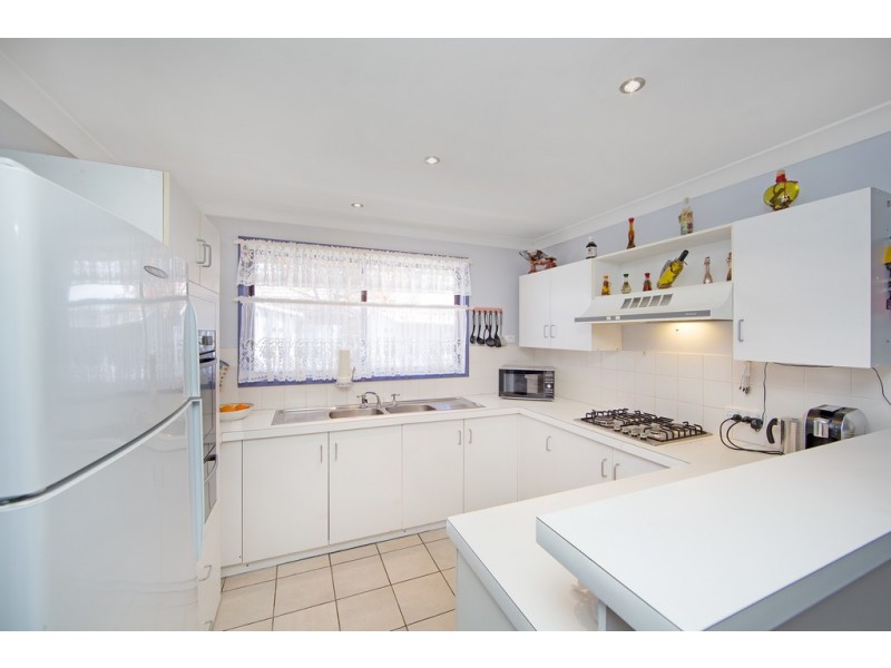 2 Ruth Place, Bateau Bay NSW 2261