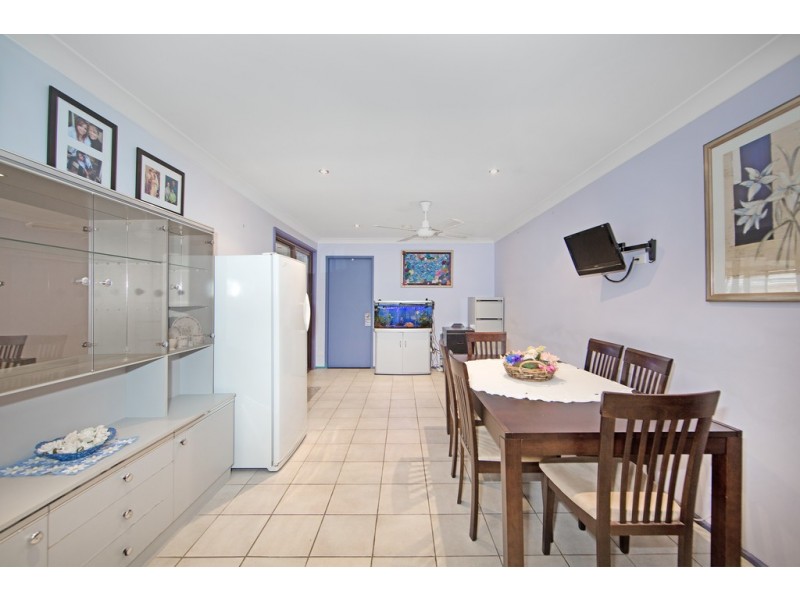 2 Ruth Place, Bateau Bay NSW 2261