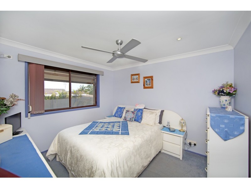 2 Ruth Place, Bateau Bay NSW 2261
