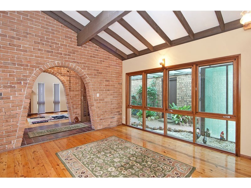 15 Curzon Avenue, Bateau Bay NSW 2261