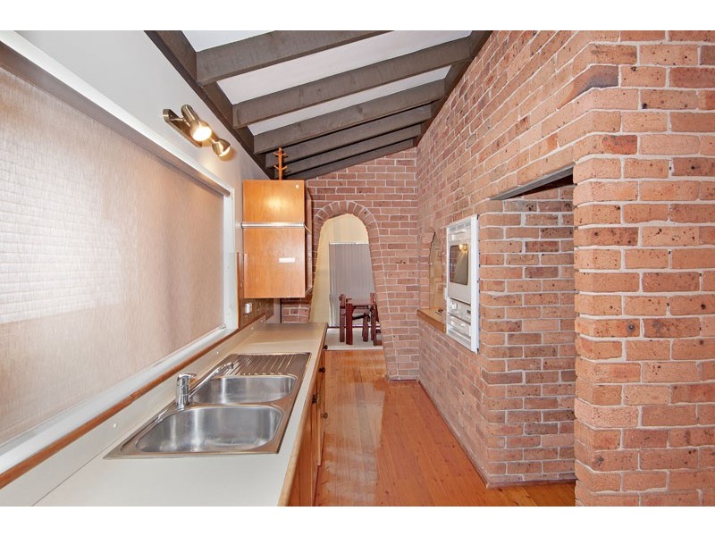 15 Curzon Avenue, Bateau Bay NSW 2261