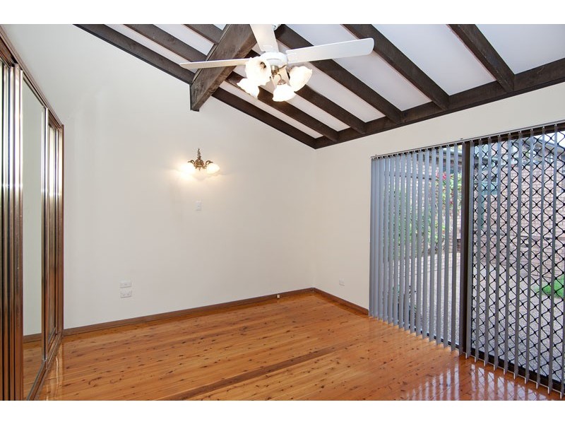 15 Curzon Avenue, Bateau Bay NSW 2261