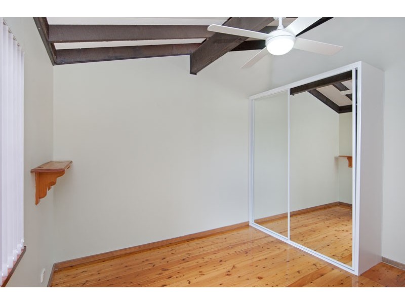 15 Curzon Avenue, Bateau Bay NSW 2261