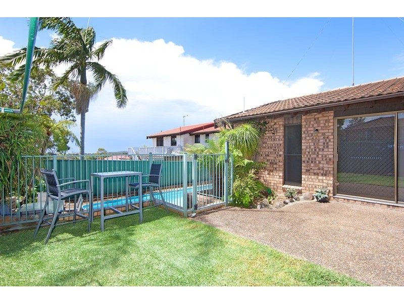 15 Curzon Avenue, Bateau Bay NSW 2261