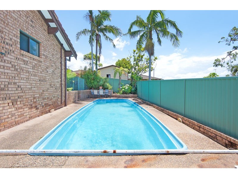 15 Curzon Avenue, Bateau Bay NSW 2261