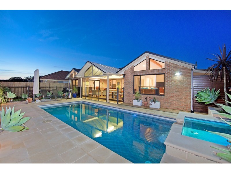 65 Sir Joseph Banks Drive, Bateau Bay NSW 2261