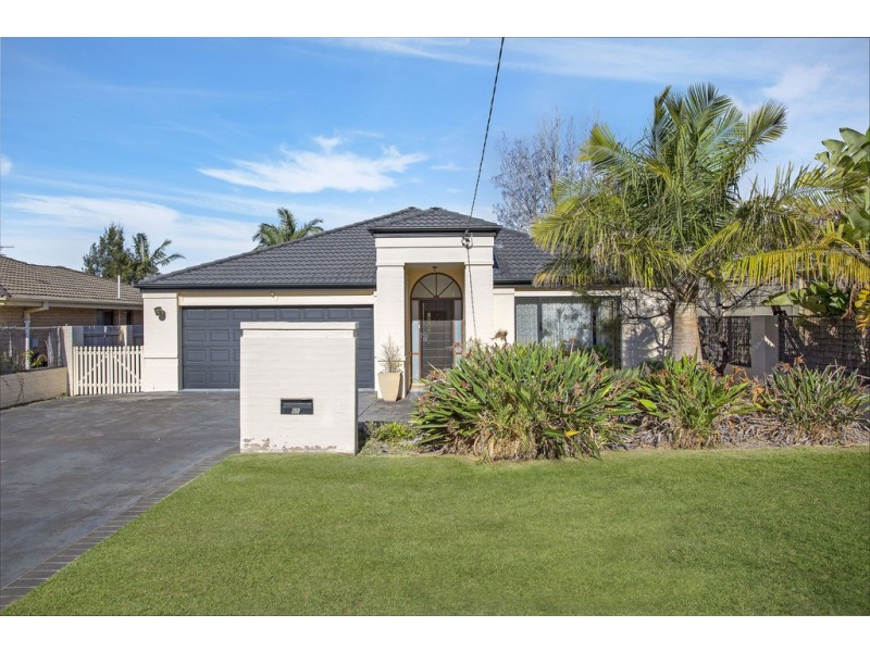 65 Sierra Avenue, Bateau Bay NSW 2261