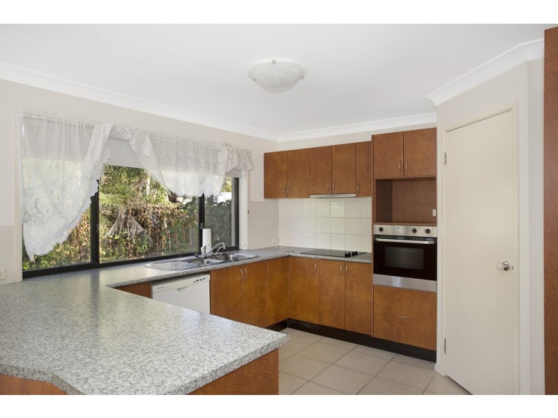 65 Sierra Avenue, Bateau Bay NSW 2261