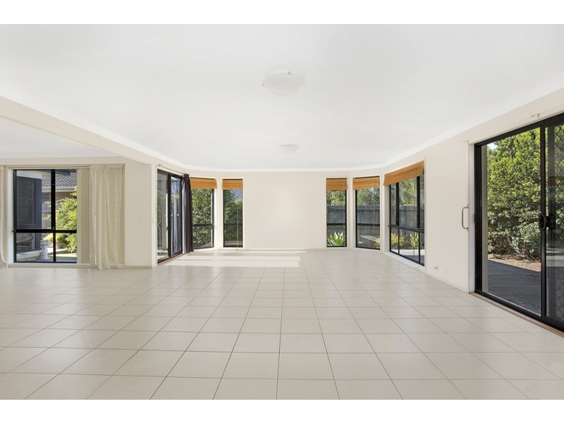 65 Sierra Avenue, Bateau Bay NSW 2261