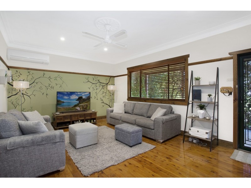 30 Dampier Boulevard, Killarney Vale NSW 2261