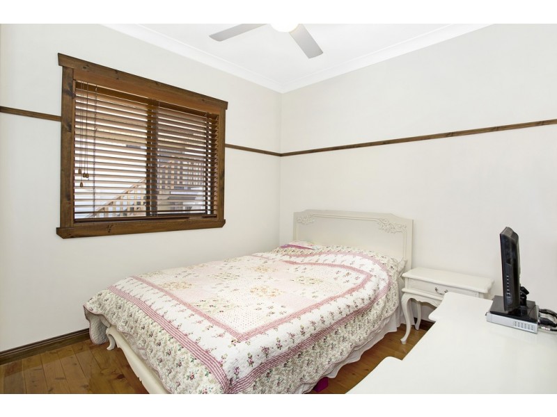 30 Dampier Boulevard, Killarney Vale NSW 2261