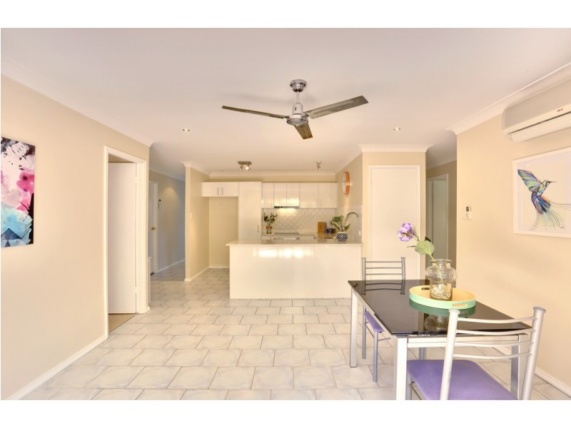 2/1 Robert Place, Bateau Bay NSW 2261