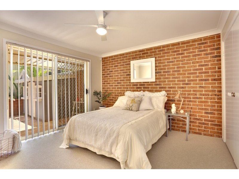 2/1 Robert Place, Bateau Bay NSW 2261
