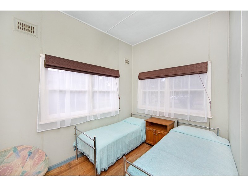 15 Lakin Street, Bateau Bay NSW 2261