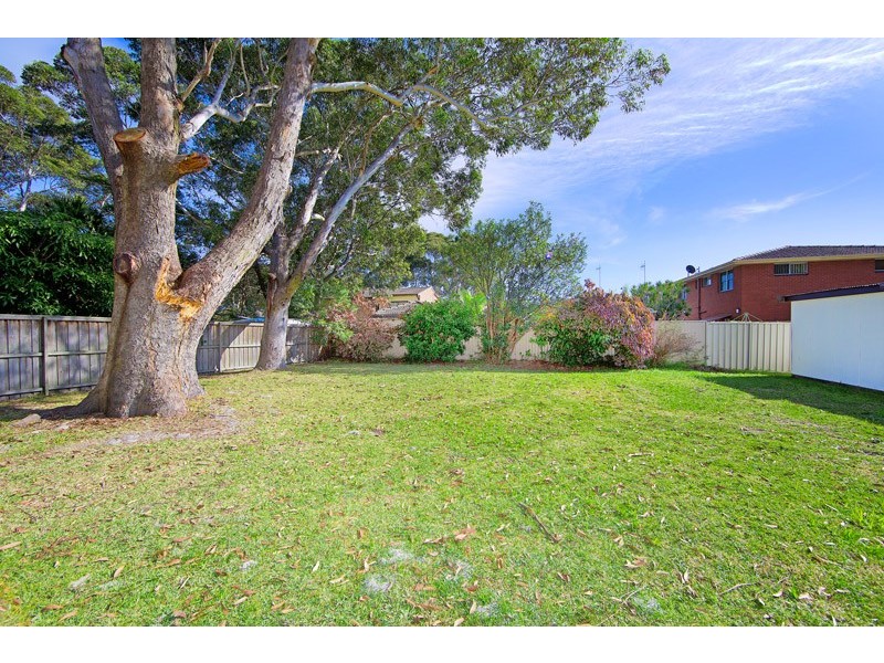 15 Lakin Street, Bateau Bay NSW 2261