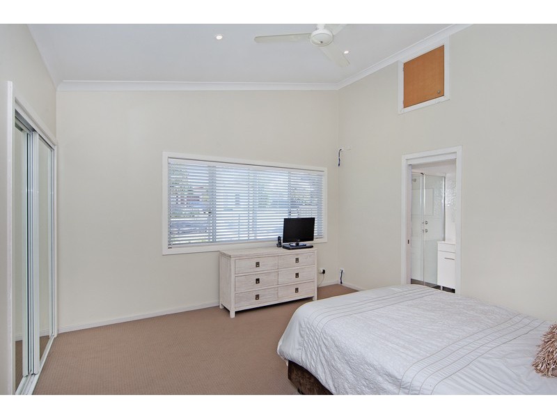 64 Dampier Boulevard, Killarney Vale NSW 2261