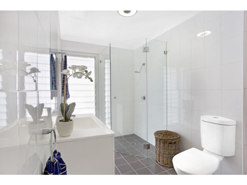 9 Kingsford Smith Drive, Berkeley Vale NSW 2261