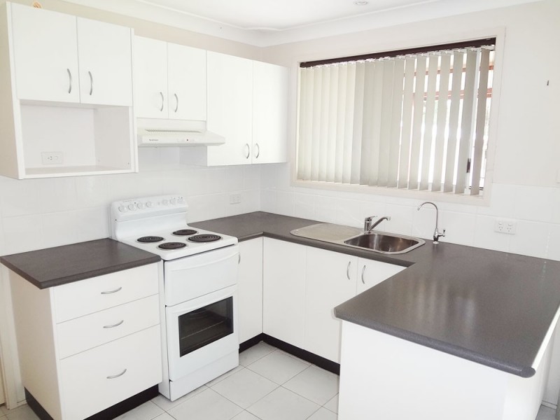 84 Kerry Crescent, Berkeley Vale NSW 2261