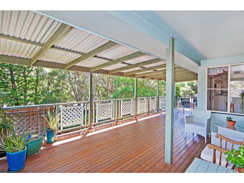 8 Poplars Avenue, Bateau Bay NSW 2261