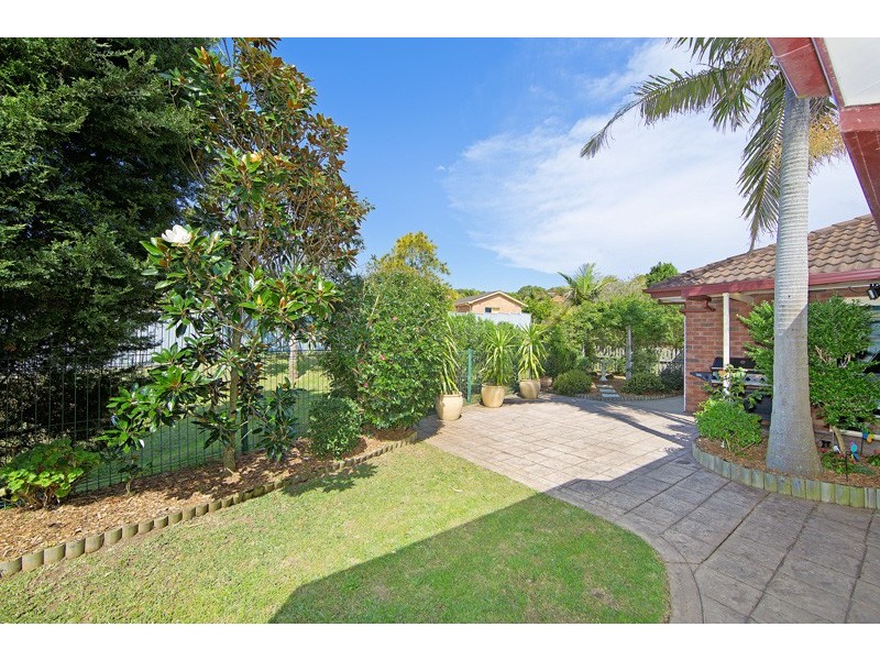 15 Sanctuary Place, Bateau Bay NSW 2261