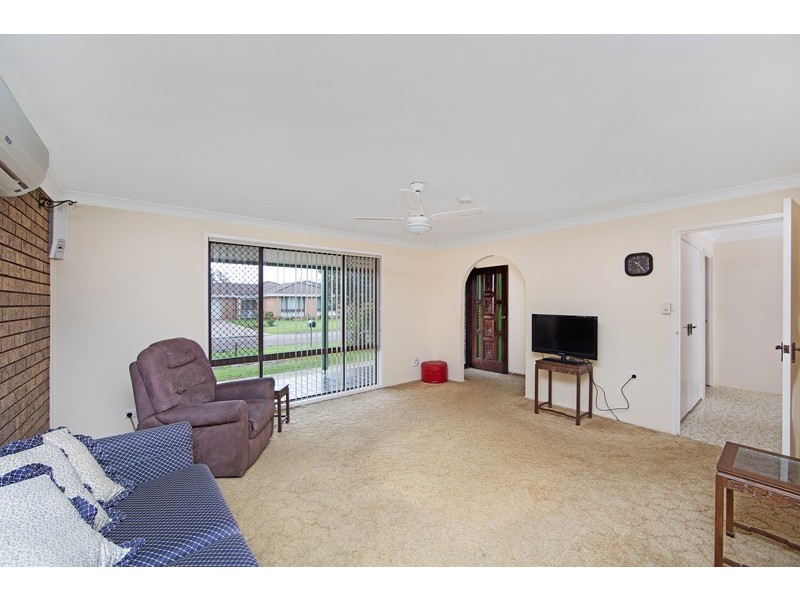 13 Barramundi Place, Bateau Bay NSW 2261