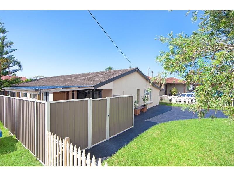 42 Bass Avenue, Killarney Vale NSW 2261