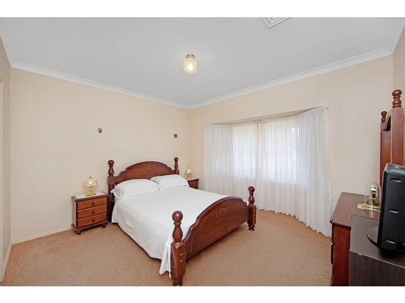 8 Carlyon Street, Killarney Vale NSW 2261