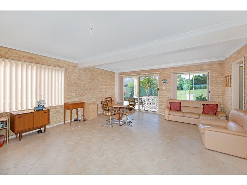 8 Carlyon Street, Killarney Vale NSW 2261