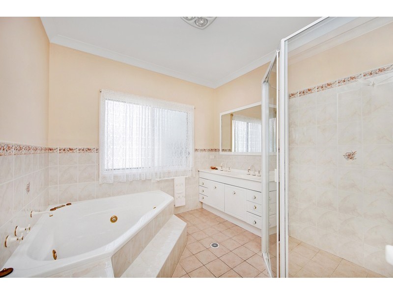8 Carlyon Street, Killarney Vale NSW 2261