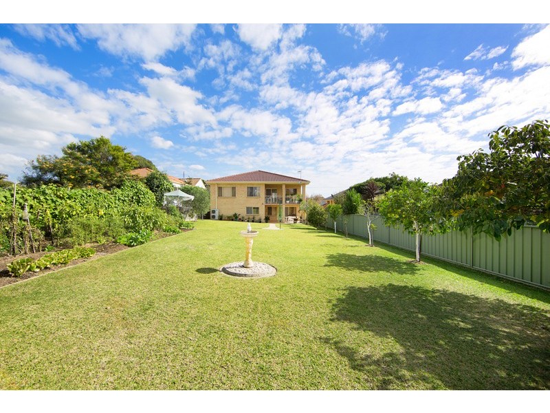 8 Carlyon Street, Killarney Vale NSW 2261