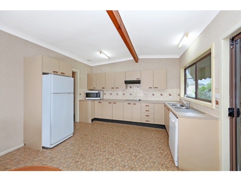 71 Lakin Street, Bateau Bay NSW 2261