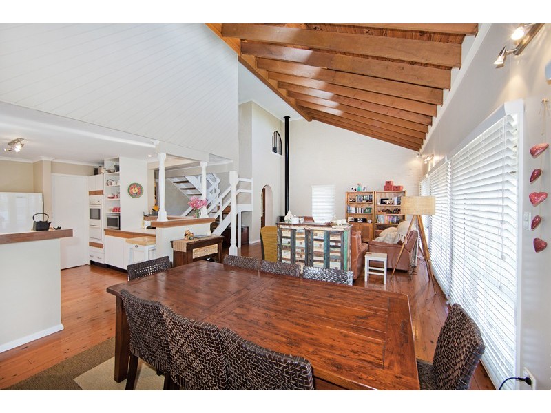 31 Waratah Street, Bateau Bay NSW 2261