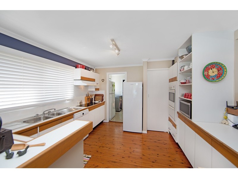 31 Waratah Street, Bateau Bay NSW 2261