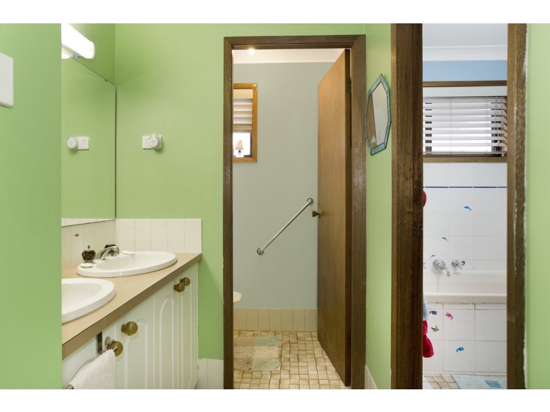 4 Kingfisher Place, Tumbi Umbi NSW 2261