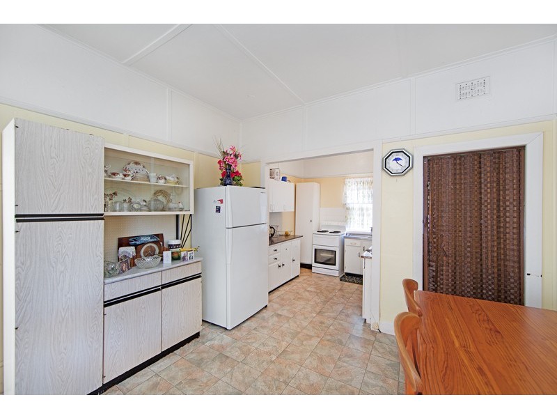 10 Yethonga Avenue, Blue Bay NSW 2261