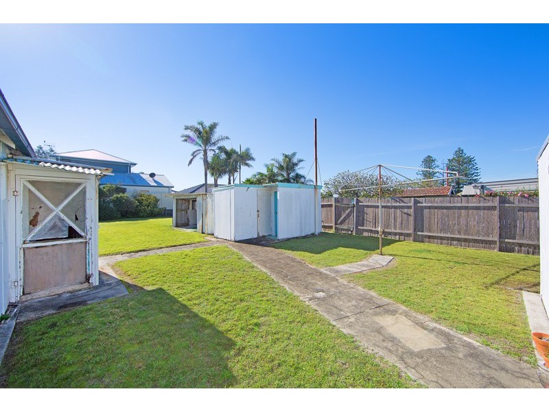 10 Yethonga Avenue, Blue Bay NSW 2261