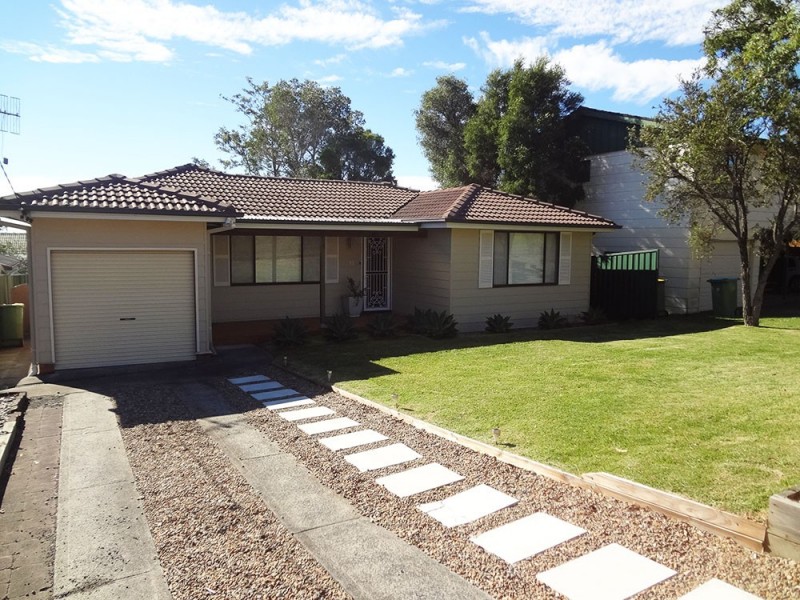 13 Sabrina Avenue, Bateau Bay NSW 2261