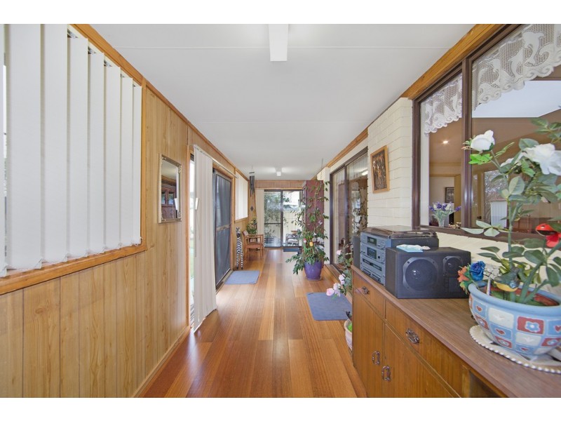 25 Brooke Avenue, Killarney Vale NSW 2261