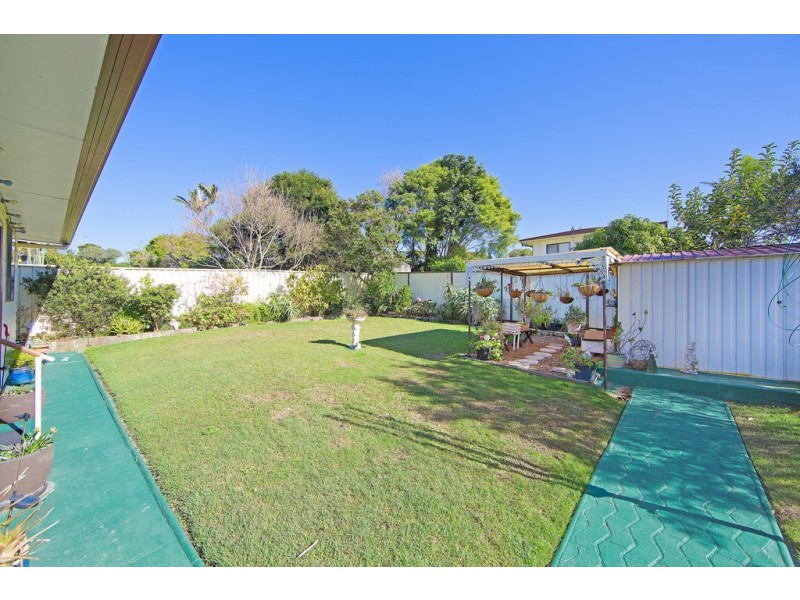 25 Brooke Avenue, Killarney Vale NSW 2261