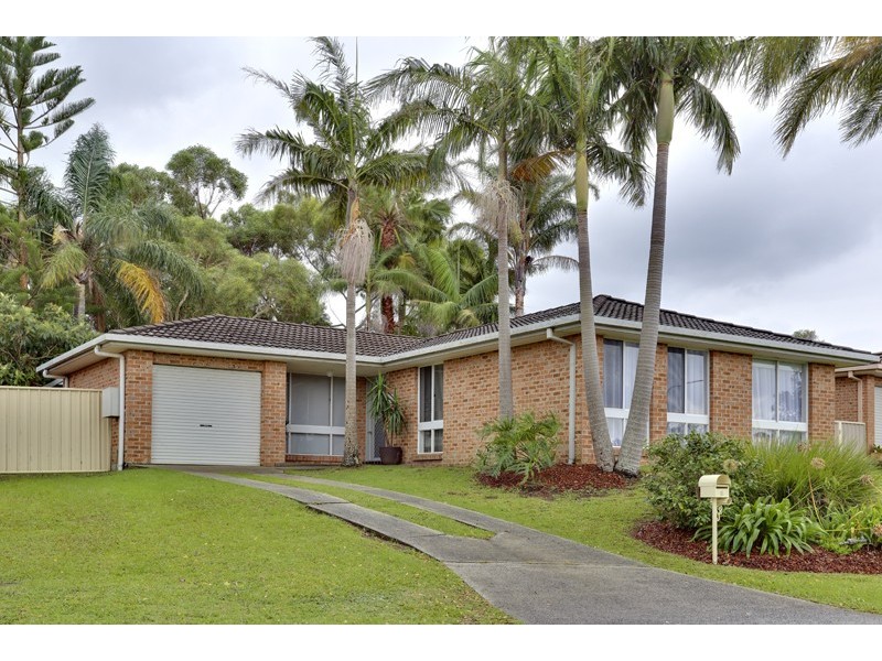 6 Walch Avenue, Bateau Bay NSW 2261