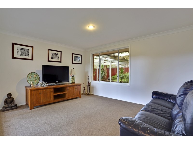 6 Walch Avenue, Bateau Bay NSW 2261