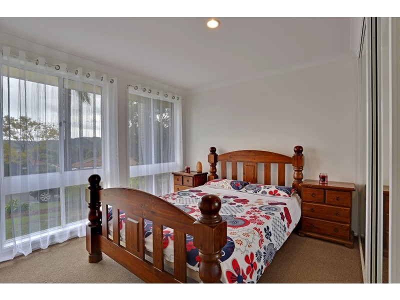 6 Walch Avenue, Bateau Bay NSW 2261