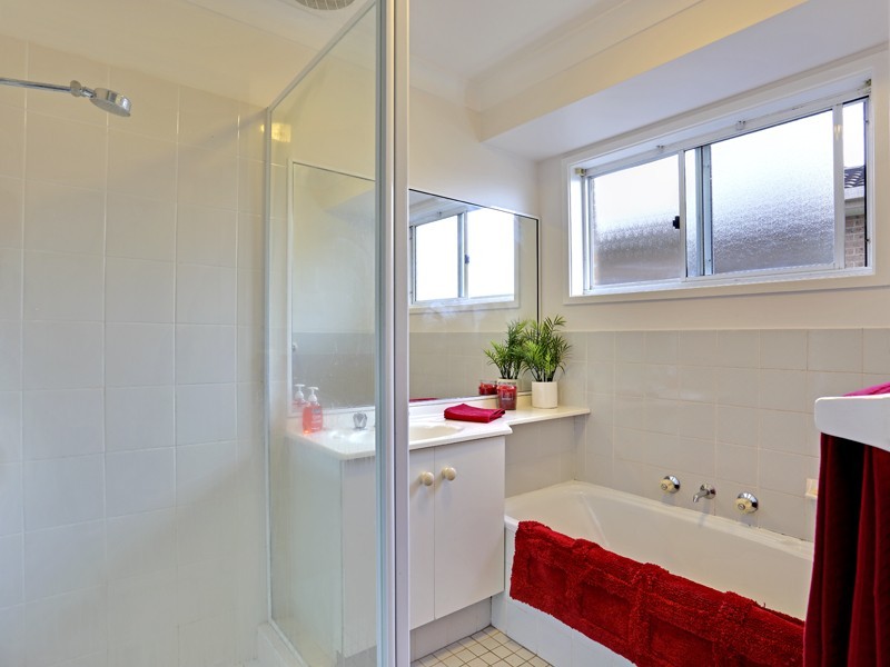 6 Walch Avenue, Bateau Bay NSW 2261