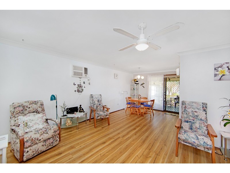 8 Clare Crescent, Berkeley Vale NSW 2261